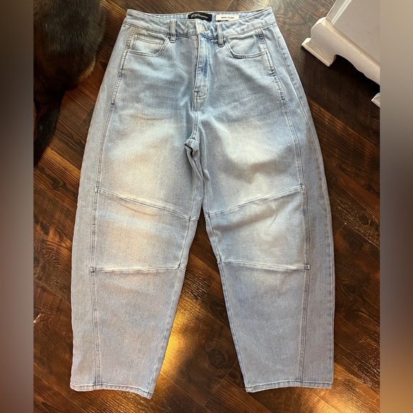 Jeans - Picture 2 of 4